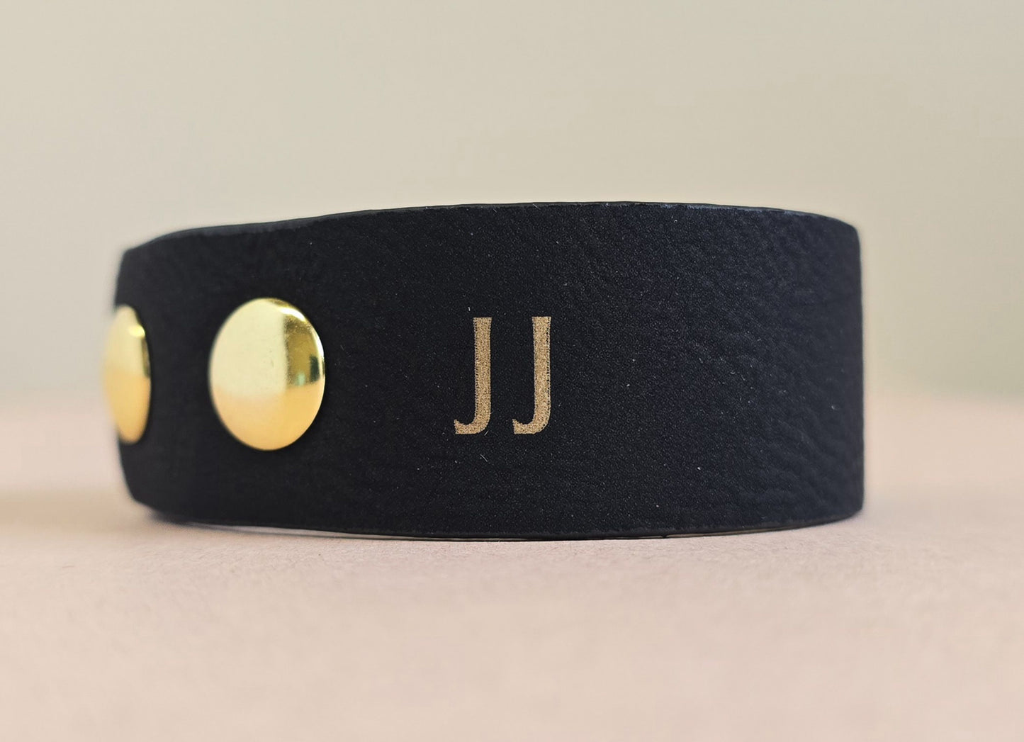 314 Raised Signature Cuff
